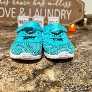 Nike shoes toddler girl size 7c